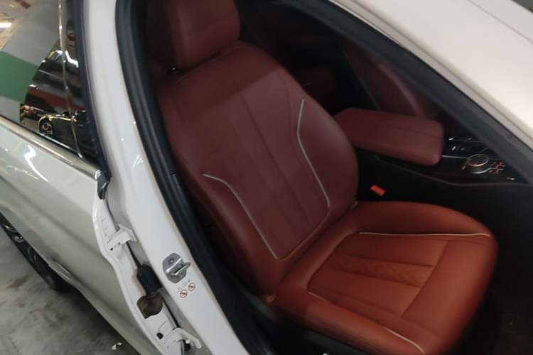 Used BMW 5 Series 2021 525Li M Sport Package Right Front Seat