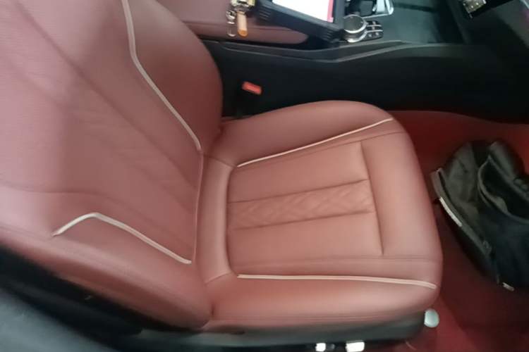 Used BMW 5 Series 2021 530Li Leading Model M Sport Package Right Front Seat