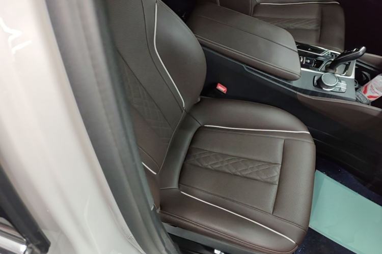 Used BMW 5 Series 2021 530Li Leading Model M Sport Package Right Front Seat