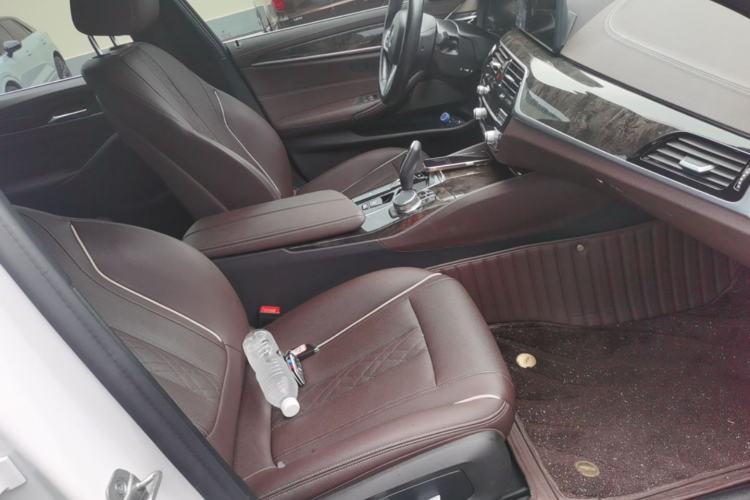 Used BMW 5 Series 2021 Facelifted 525Li M Sport Package Right Front Seat