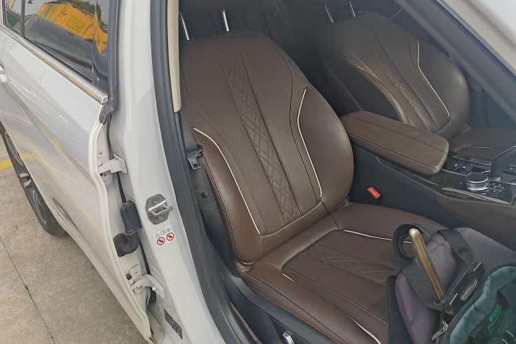 Used BMW 5 Series 2021 Restyled 530Li Leading Edition Luxury Package Right Front Seat