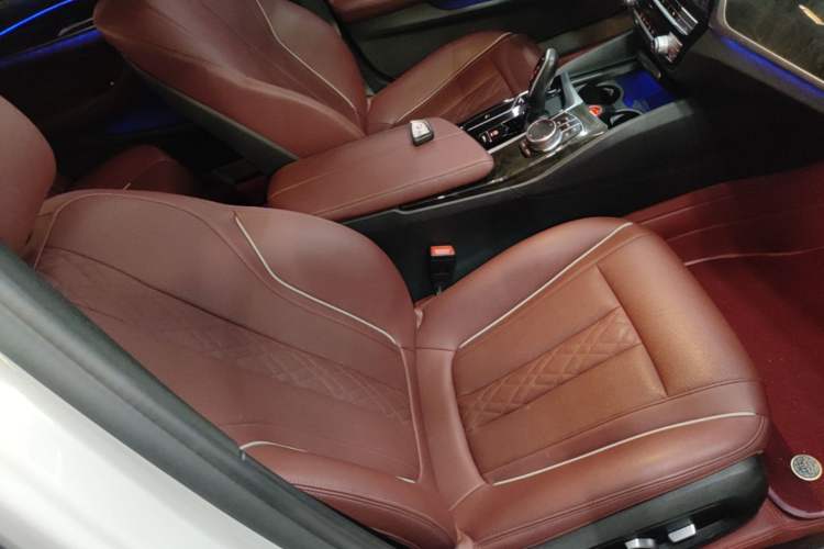 Used BMW 5 Series 2021 Facelifted 525Li M Sport Package Right Front Seat