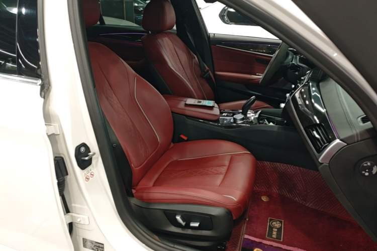 Used BMW 5 Series 2021 525Li M Sport Package Right Front Seat