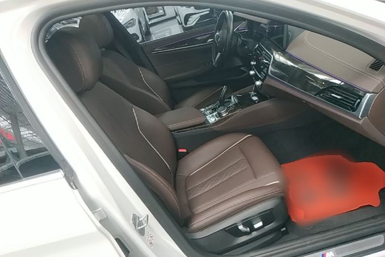 Used BMW 5 Series 2021 525Li M Sport Package Right Front Seat
