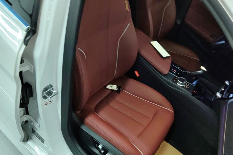 Used BMW 5 Series 2021 530Li Leading Model M Sport Package Right Front Seat