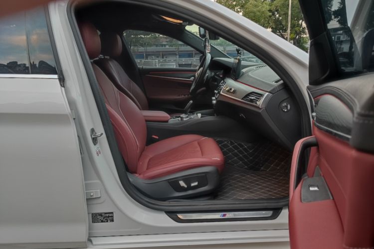 Used BMW 5 Series 2021 530Li xDrive M Sport Package Right Front Seat