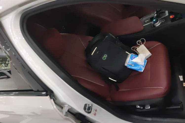 Used BMW 5 Series 2021 530Li Leading Model M Sport Package Right Front Seat