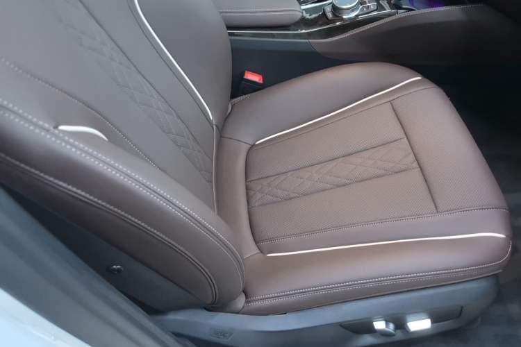 Used BMW 5 Series 2021 525Li M Sport Package Right Front Seat