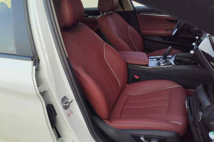 Used BMW 5 Series 2021 525Li Luxury Package Right Front Seat