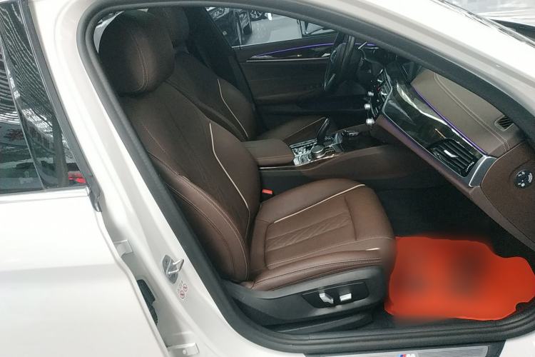 Used BMW 5 Series 2021 525Li M Sport Package Right Front Seat