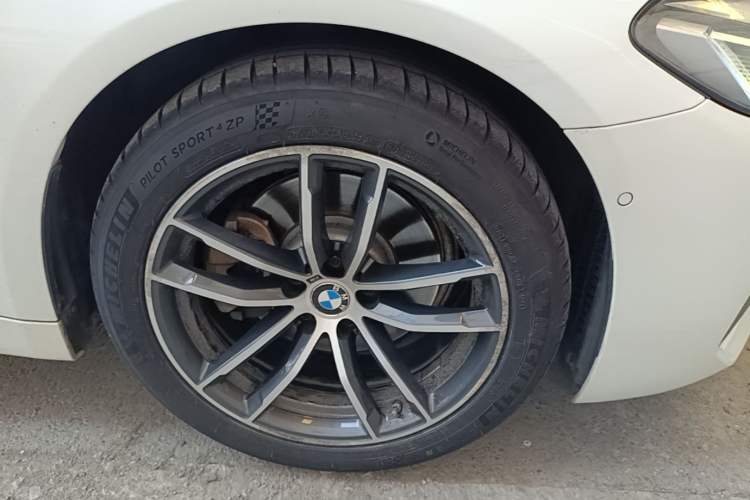 Used BMW 5 Series 2021 525i M Sport Package Right Front Wheel Hub