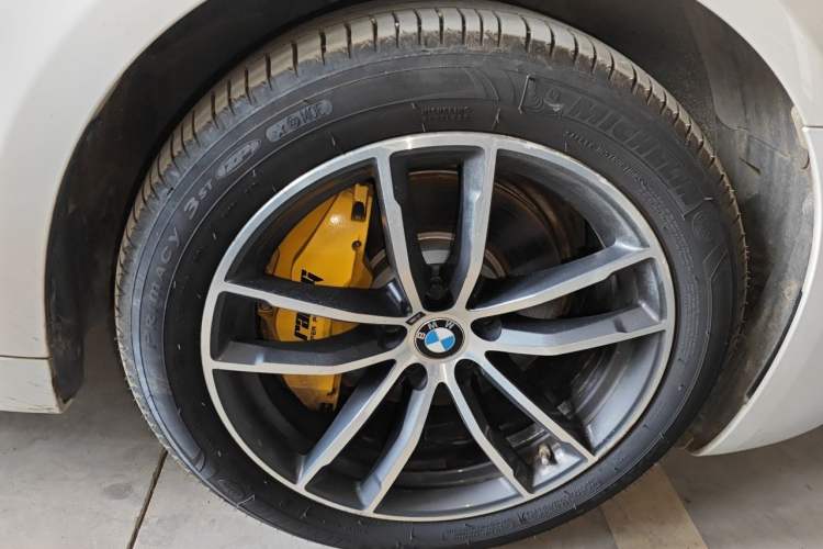 Used BMW 5 Series 2021 Facelifted 525Li M Sport Package Right Front Wheel Hub
