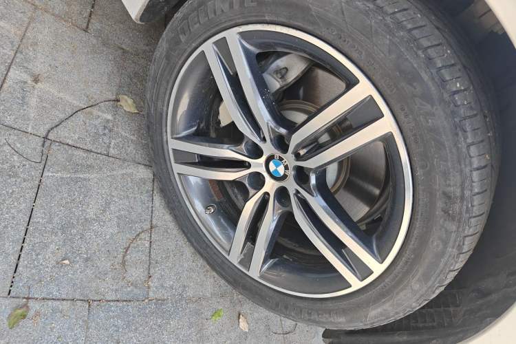 Used BMW 5 Series 2021 Restyled 530Li Leading Edition Luxury Package Right Front Wheel Hub