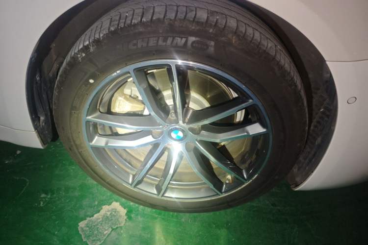 Used BMW 5 Series 2021 Facelifted 525Li M Sport Package Right Front Wheel Hub