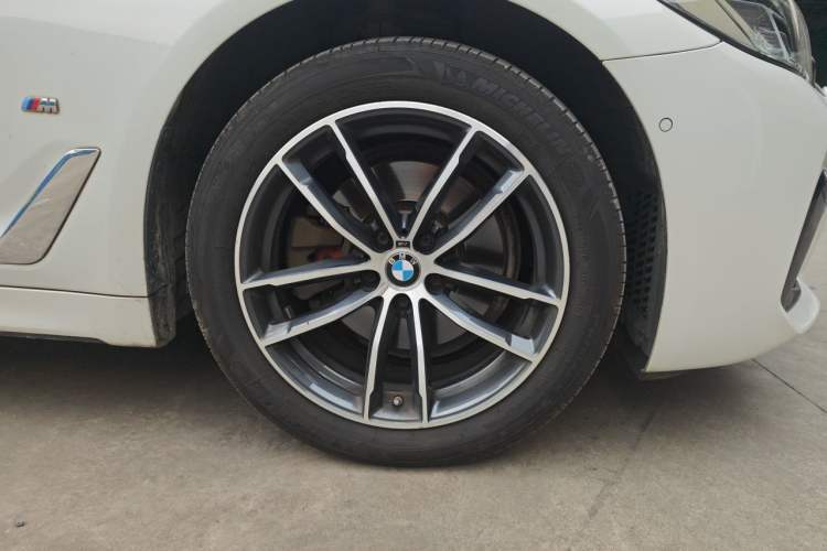 Used BMW 5 Series 2021 Facelifted 525Li M Sport Package Right Front Wheel Hub