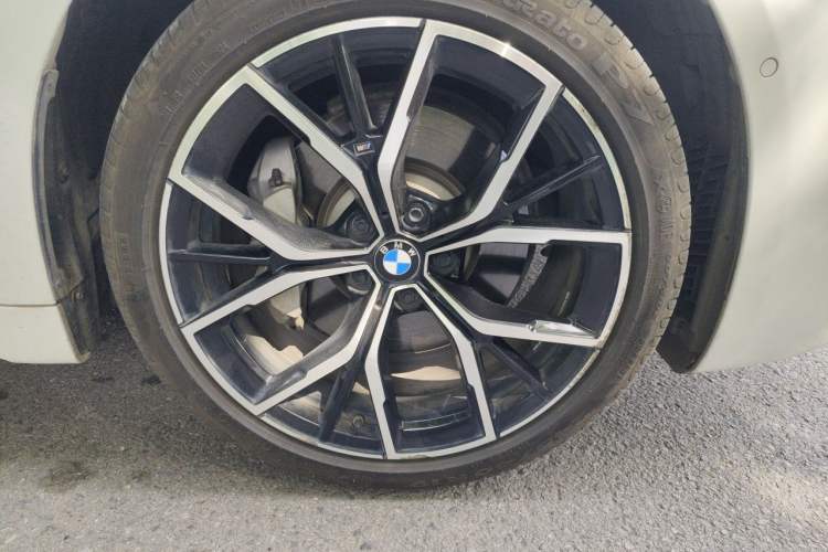 Used BMW 5 Series 2021 530Li Luxury Edition M Sport Package Right Front Wheel Hub