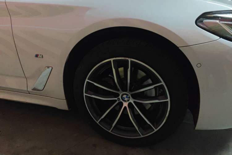 Used BMW 5 Series 2021 525Li M Sport Package Right Front Wheel Hub