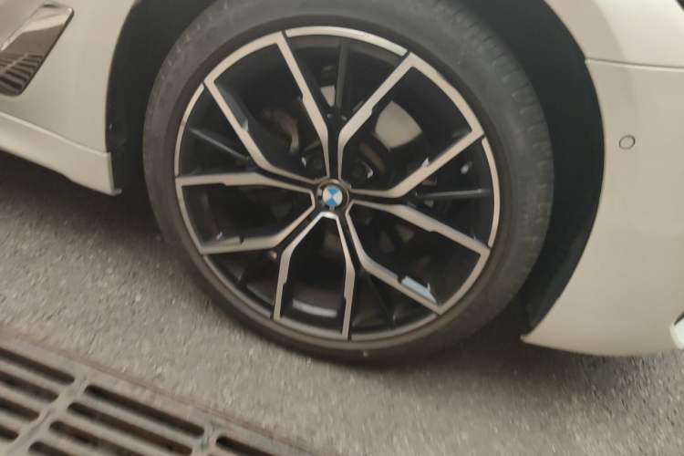 Used BMW 5 Series 2021 525Li M Sport Package Right Front Wheel Hub