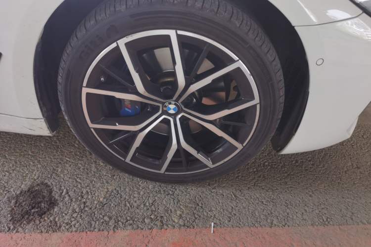 Used BMW 5 Series 2021 530i M Sport Package Right Front Wheel Hub