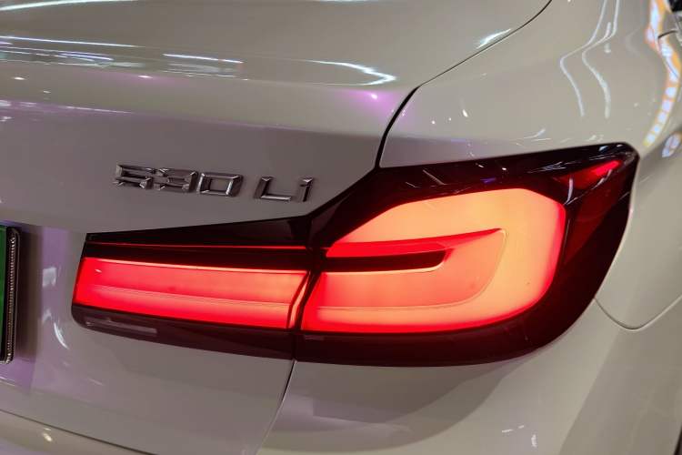 Used BMW 5 Series 2021 530Li Luxury Edition Premium Package Right Rear Taillight