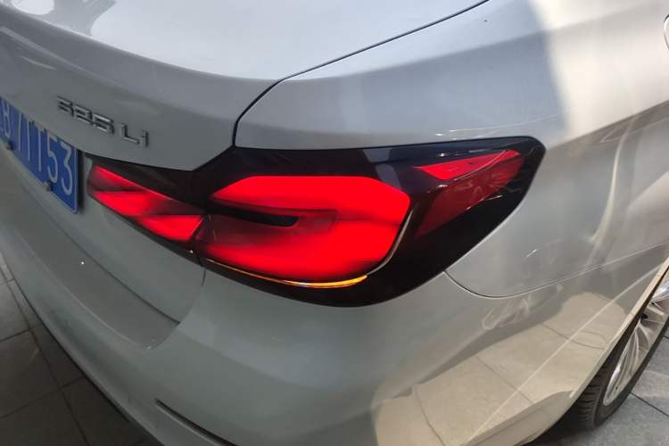 Used BMW 5 Series 2021 525Li Luxury Package Right Rear Taillight