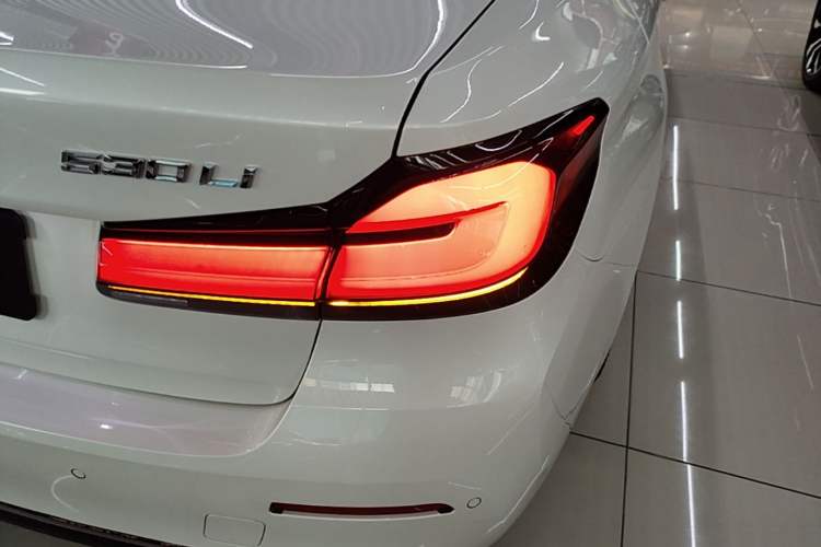Used BMW 5 Series 2021 530Li Luxury Edition Premium Package Right Rear Taillight