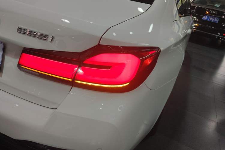 Used BMW 5 Series 2021 525i M Sport Package Right Rear Taillight