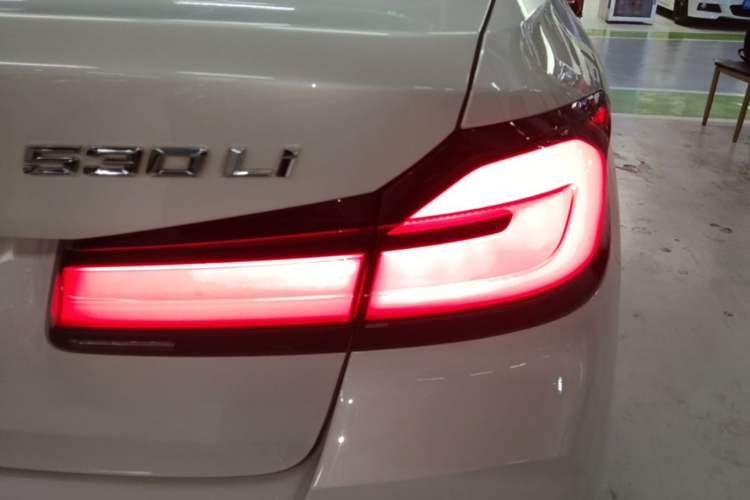 Used BMW 5 Series 2021 530Li Leading Model M Sport Package Right Rear Taillight