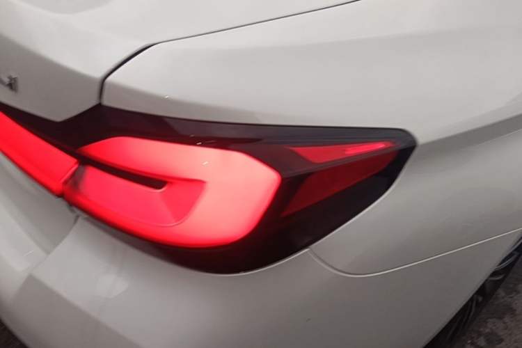 Used BMW 5 Series 2021 530Li Leading Model M Sport Package Right Rear Taillight