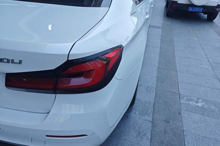 Used BMW 5 Series 2021 530Li xDrive Luxury Package Right Rear Taillight