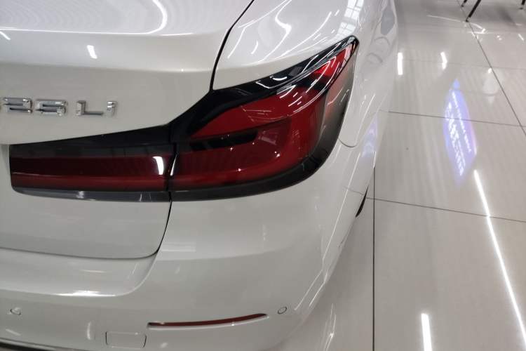 Used BMW 5 Series 2021 525Li Luxury Package Right Rear Taillight