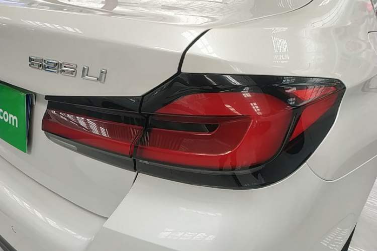Used BMW 5 Series 2021 525Li M Sport Package Right Rear Taillight
