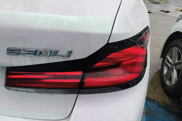 Used BMW 5 Series 2021 525Li Luxury Package Right Rear Taillight