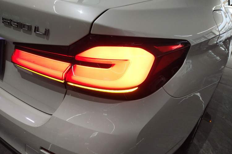 Used BMW 5 Series 2021 Updated Version 525Li Luxury Package Right Rear Taillight