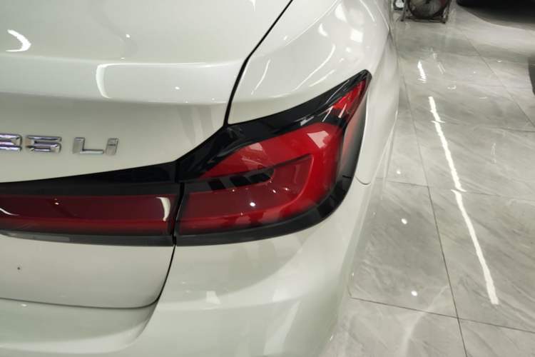 Used BMW 5 Series 2021 525Li Luxury Package Right Rear Taillight