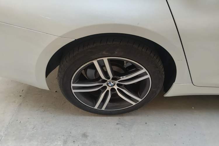 Used BMW 5 Series 2021 530Li Leading Luxury Package Right Rear Wheel Hub