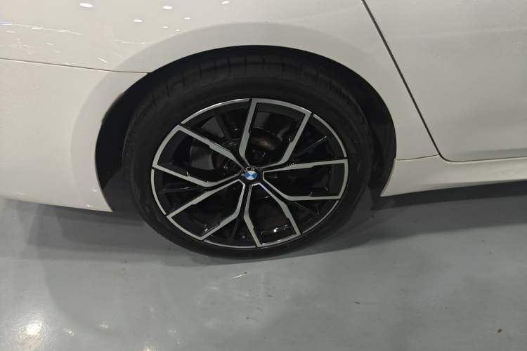 Used BMW 5 Series 2021 530i M Sport Package Right Rear Wheel Hub