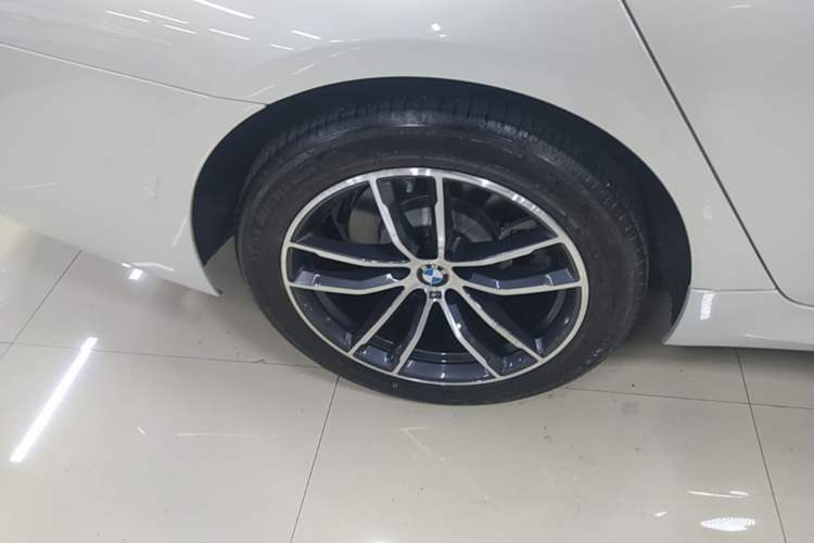 Used BMW 5 Series 2021 525Li M Sport Package Right Rear Wheel Hub