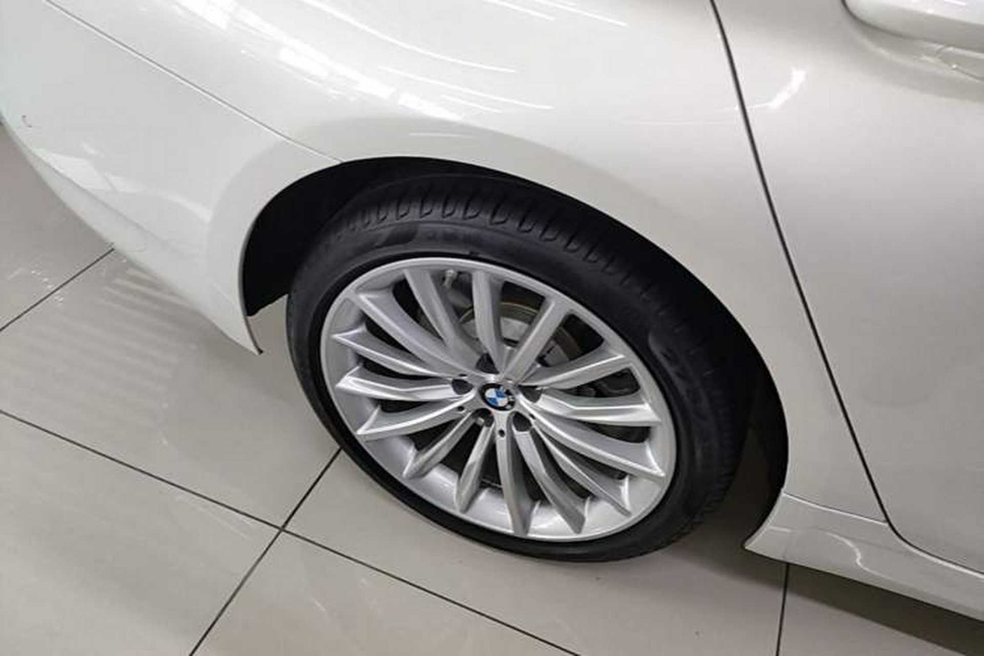 Used BMW 5 Series 2021 530Li Luxury Edition Premium Package Right Rear Wheel Hub