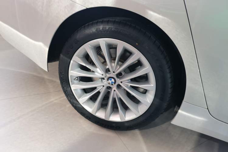 Used BMW 5 Series 2021 525Li Luxury Package Right Rear Wheel Hub