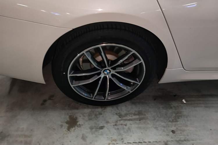 Used BMW 5 Series 2021 525Li M Sport Package Right Rear Wheel Hub