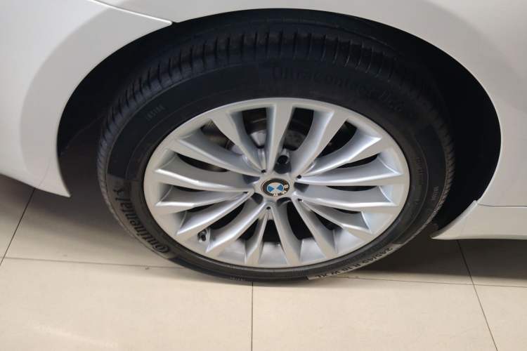 Used BMW 5 Series 2021 525Li Luxury Package Right Rear Wheel Hub