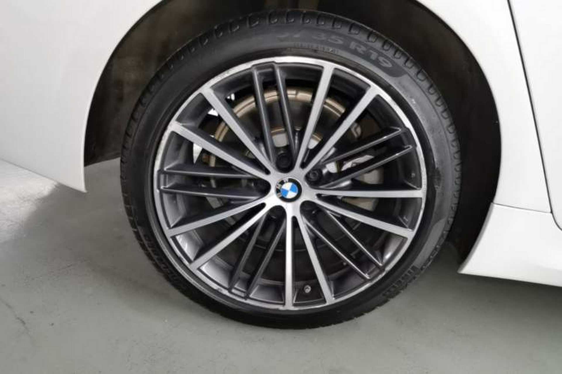 Used BMW 5 Series 2021 530Li Leading Model M Sport Package Right Rear Wheel Hub