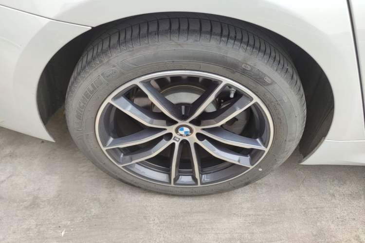 Used BMW 5 Series 2021 Facelifted 525Li M Sport Package Right Rear Wheel Hub
