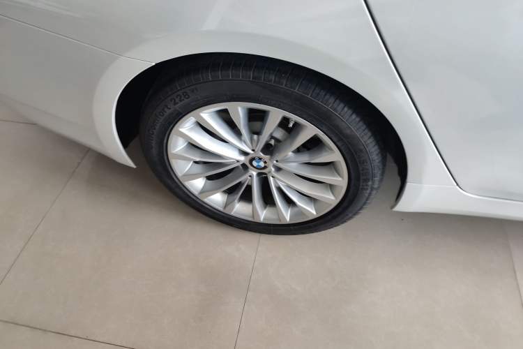 Used BMW 5 Series 2021 525Li Luxury Package Right Rear Wheel Hub