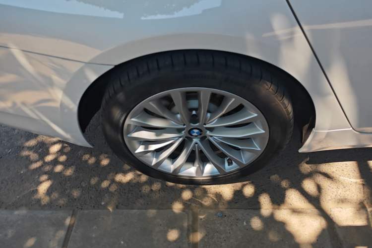 Used BMW 5 Series 2021 525Li Luxury Package Right Rear Wheel Hub
