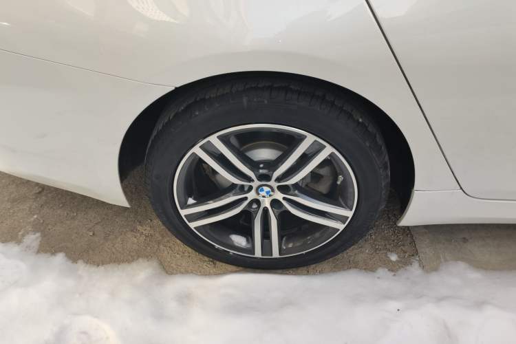 Used BMW 5 Series 2021 530Li xDrive Luxury Package Right Rear Wheel Hub