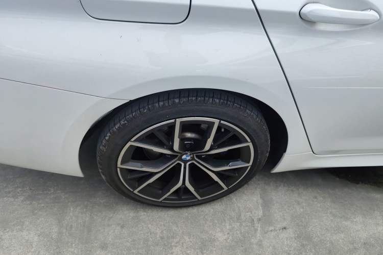 Used BMW 5 Series 2021 530i M Sport Package Right Rear Wheel Hub
