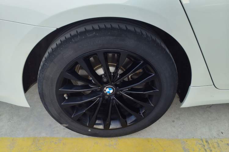 Used BMW 5 Series 2021 525Li Luxury Package Right Rear Wheel Hub