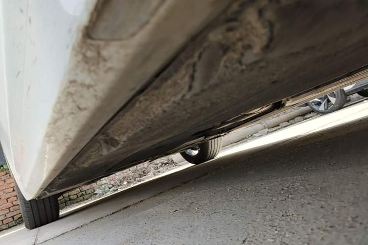 Used BMW 5 Series 2021 530Li Leading Luxury Package Right Side Sill